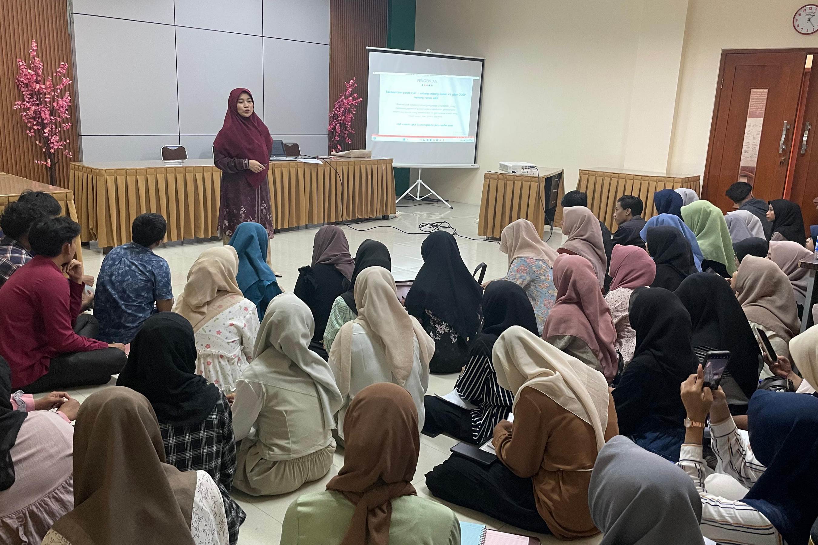 Kuliah Tamu: Praktisi Bebagi Wawasan tentang Perpajakan di Rumah Sakit